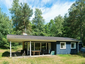 Comfortable Holiday Home in Aakirkeby with Terrace, Vester Sømarken